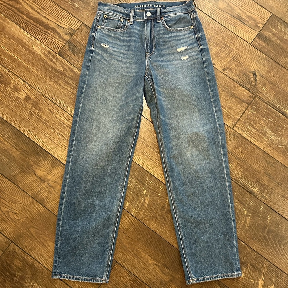 AE Strigid Super High-Waisted Baggy Straight Jean